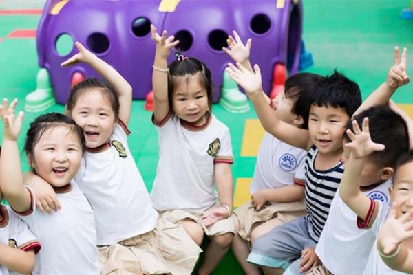 孩子3歲就要上幼兒園？你別弄錯了，孩子能不能入園年齡不是關鍵