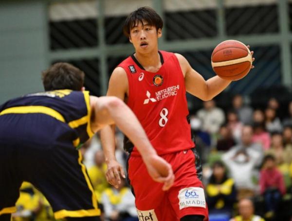 中國籃球天才，16歲加入日本籍，他狂言：能擊敗中國隊，我很開心