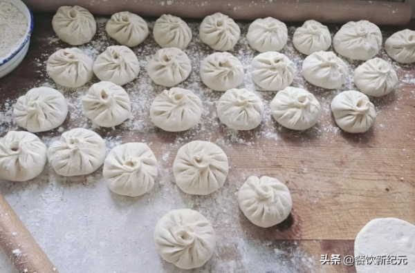 花了20萬娶的江西媳婦,今天給我做了一籠包子,還真是個人才 花了20萬娶的江西媳婦,今天給我做了一籠包子,還真是個人才