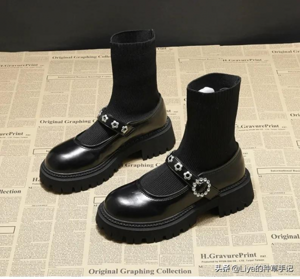 “瘦瘦靴”火了!比馬丁靴好穿,比平底靴流行 “瘦瘦靴”火了!比馬丁靴好穿,比平底靴流行