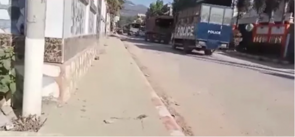 大量軍車、警車、囚車在緬甸邊境大其力市內巡邏