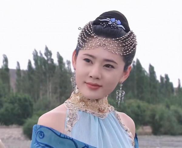 盤點那些年的“額飾”美人,你最中意誰呢 盤點那些年的“額飾”美人,你最中意誰呢