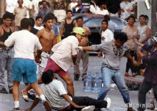 29年前洛杉磯暴動,韓國人端起槍就打,從此美國再無人敢惹韓裔 29年前洛杉磯暴動,韓國人端起槍就打,從此美國再無人敢惹韓裔