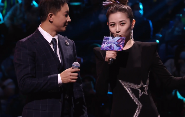 《街舞》全球直播翻車！地板鬆動事故頻發，王一博乾嘔張藝興胃疼