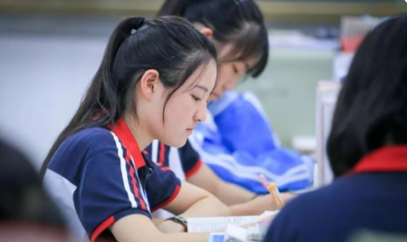 “文科生”和“理科生”的差距,工作後逐漸顯現,不僅是薪資問題 “文科生”和“理科生”的差距,工作後逐漸顯現,不僅是薪資問題