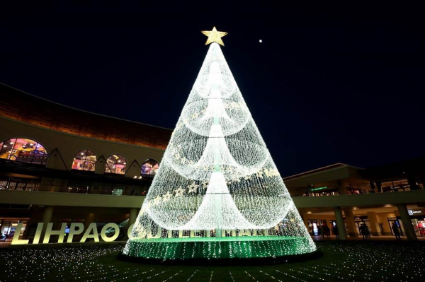 摩天輪燈光秀璀璨登場 臺中麗寶樂園力邀民眾跨年