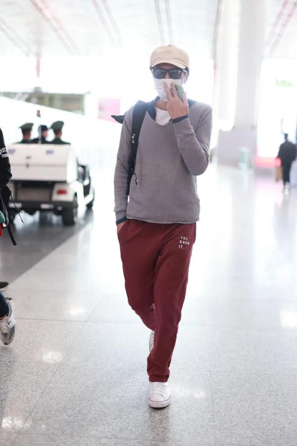 男星街拍 |“空靈系男生”丁真呆萌現身，小李子&amp;德普叔變化驚人