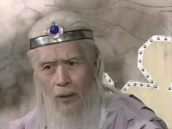 四帝聯手鬥魔祖，一帝一祖隕落，鴻鈞老祖誕生