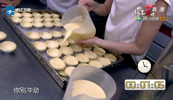 被惡搞喝油漆、明星在素人家訴苦，盤點綜藝裡讓人氣憤的6大場面