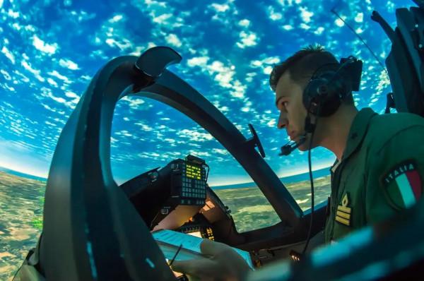 卡達將在其不斷擴大的空軍中增加第二架先進的噴氣式教練機