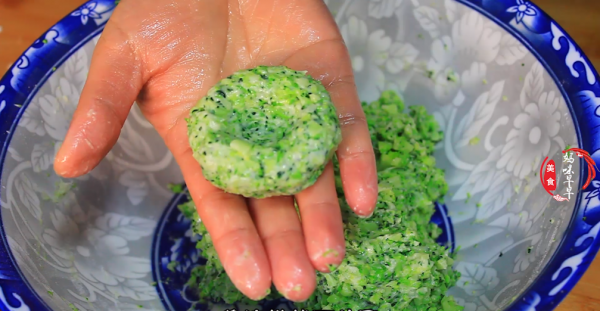 正月十五元宵節，不管有錢沒錢，6道吉祥菜端上桌，寓意招財紅火