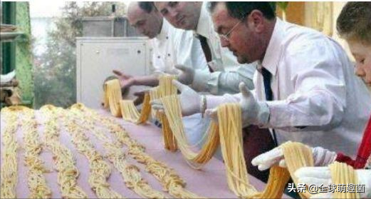 40個顛覆認知的吉尼斯記錄,男子把飛機當飯吃,用玻璃碎片洗臉 40個顛覆認知的吉尼斯記錄,男子把飛機當飯吃,用玻璃碎片洗臉