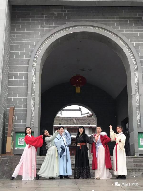 大年初三 | 崆峒山景區人氣旺！全家出遊首選地！