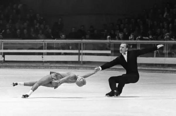 體育界藝術 I - 花滑裡的冰天鵝