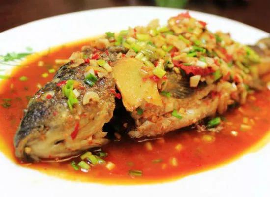 迷人的烏江源百里畫廊被濃霧遮住，我們被勸阻無功而返，無法理解