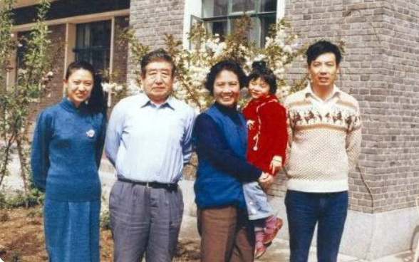 他對西藏解放做出了巨大貢獻，曾主政寧夏，後來官至國務院副總理