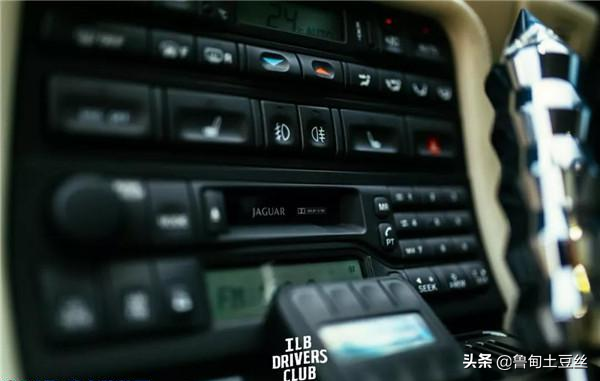 「轂銳馳」英國車友改裝在國內很小眾的捷豹XKR 「轂銳馳」英國車友改裝在國內很小眾的捷豹XKR