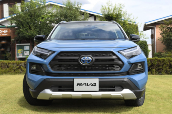 改款豐田RAV4海外版實車曝光，外觀很霸氣，內飾設計不變