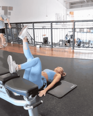 30歲後肌肉流失加快，一組力量訓練塑造緊實身材，減緩衰老速度