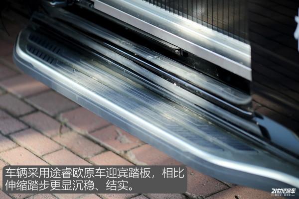 不懼限高！美女初體驗高度只有2米4的宇通福特B型房車