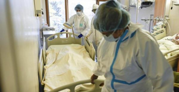 歐洲多國要求強制接種疫苗，反防疫人士高呼“還我自由”，新一波防疫漏洞來自學校？