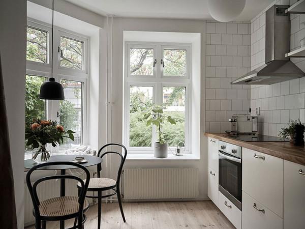 她喜歡簡潔，抓住溫柔低飽和色調，把53㎡的家變成乾乾淨淨的模樣