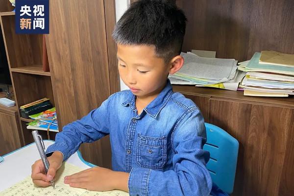 “終於奪冠了！”9歲足球小將賽後採訪火了