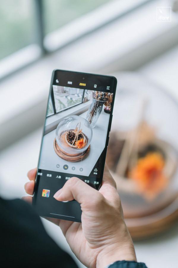 為什麼 Android 們的相機不願用大底了？| 硬哲學