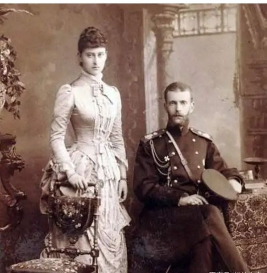 最美公主伊麗莎白在1918年被活埋的前後