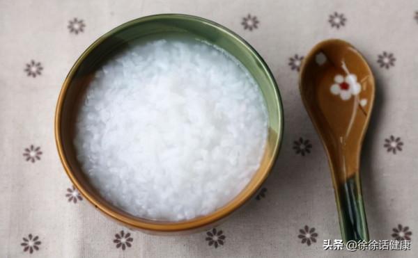 問：我這半流食都能吃啥？答：一會兒你問問配餐員吧