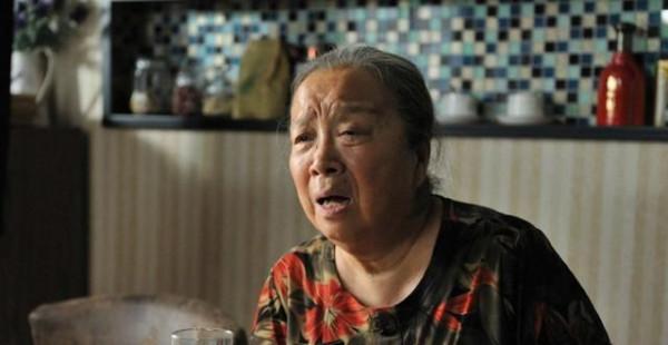 原來“容嬤嬤”年輕時是校花，看到照片比趙薇都美