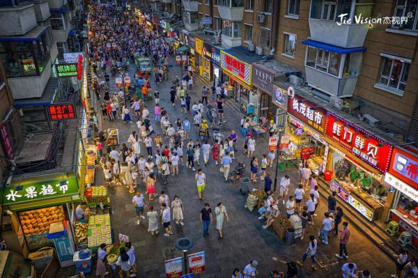這裡的夜市能擼貓!啤酒 美食 擼貓一個都不能少 長春桂林路夜市 這裡的夜市能擼貓!啤酒 美食 擼貓一個都不能少 長春桂林路夜市