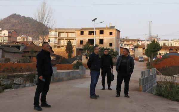 區領導到東山鎮開展“走百村、訪千家、謀發展、開新局”大調研活動