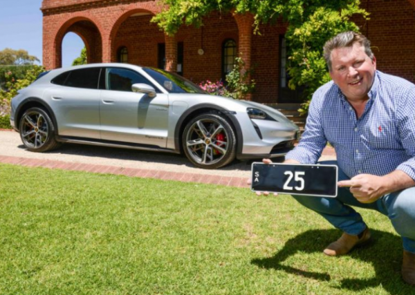 車牌價值兩臺保時捷？澳神秘買家豪擲$43.6萬，只為拿下獨特牌照