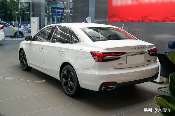 1.1L低油耗燃92號油，便宜好養大空間三廂家轎，帶你看榮威ei6 MAX