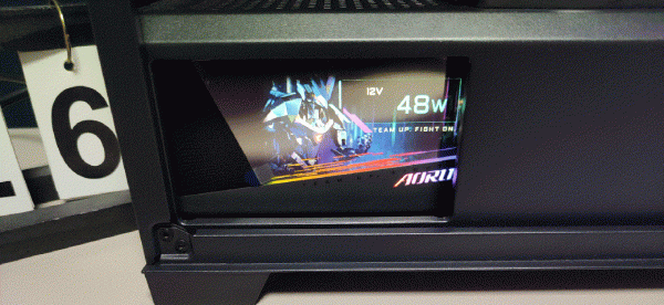 螢幕酷炫,用料誇張,適合高階玩家、技嘉鉑金雕1200W白金牌電源 螢幕酷炫,用料誇張,適合高階玩家、技嘉鉑金雕1200W白金牌電源