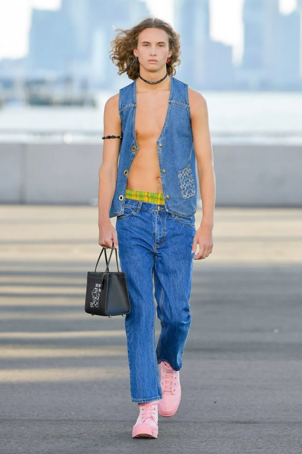 Justin Bieber 竟是 COACH 設計師的靈魂繆斯? Justin Bieber 竟是 COACH 設計師的靈魂繆斯?