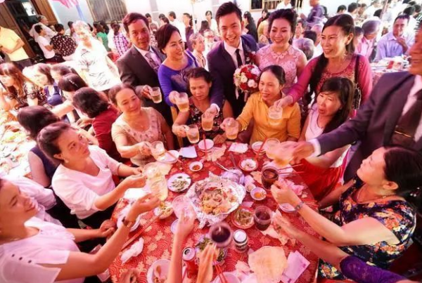 魏晨婚禮用酒太喜慶了！還有3款酒也適合婚宴，價格親民不失面子