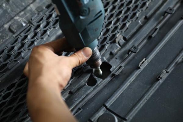 路虎星脈——豪華路虎連個前雷達都沒有,後期自己加裝吧 路虎星脈——豪華路虎連個前雷達都沒有,後期自己加裝吧