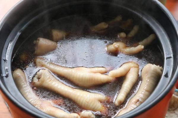 天氣涼了,不知道吃什麼,那就滷上一鍋肉來吃吧!夠吃好幾天了 天氣涼了,不知道吃什麼,那就滷上一鍋肉來吃吧!夠吃好幾天了