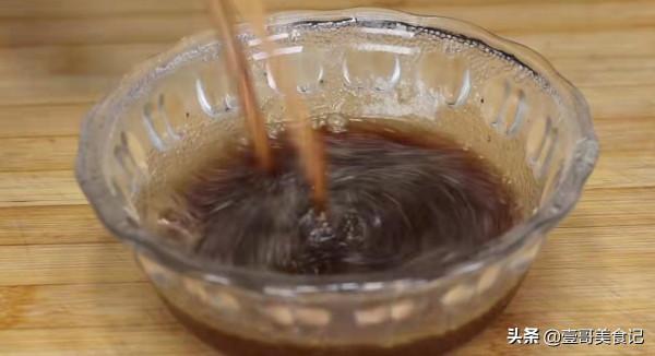 豬血怎麼燒才好吃，飯店大廚教你一招，多加這一步，鮮嫩又爽滑