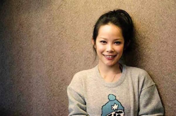 昔日影帝淪落街頭擺攤！港娛為何會跌落神壇？TVB薪資成罪魁禍首