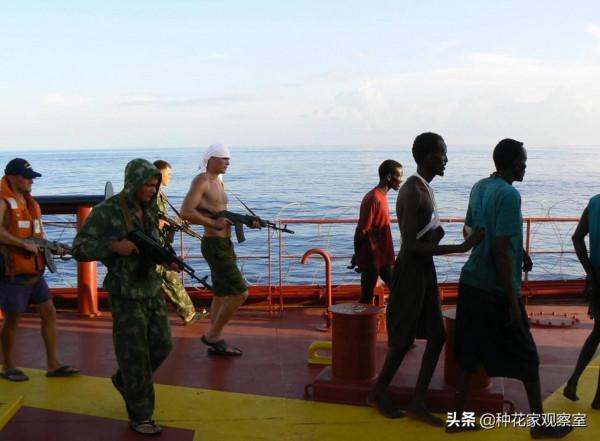 2010年,11名海盜打劫俄羅斯油輪,俄軍處置手段有點狠 2010年,11名海盜打劫俄羅斯油輪,俄軍處置手段有點狠