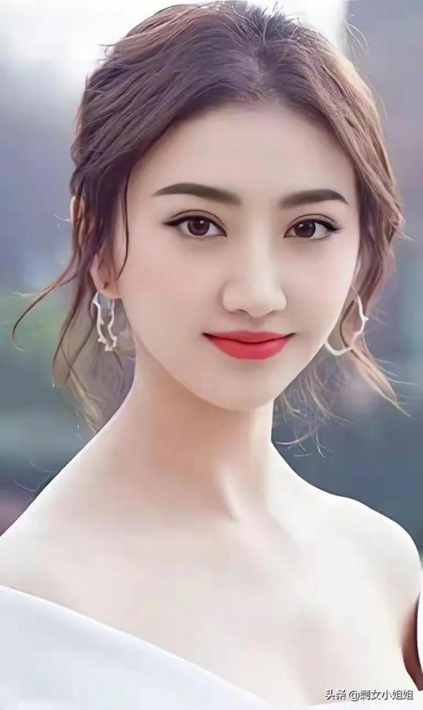 驚豔景甜,錯過張繼科和路徵,不知這個黃花大閨會便宜哪個富豪 驚豔景甜,錯過張繼科和路徵,不知這個黃花大閨會便宜哪個富豪