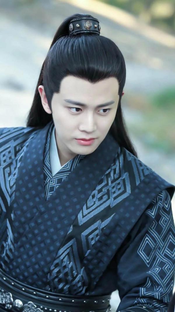 陌上人如玉 公子世無雙。說的就是任嘉倫吧 陌上人如玉 公子世無雙。說的就是任嘉倫吧