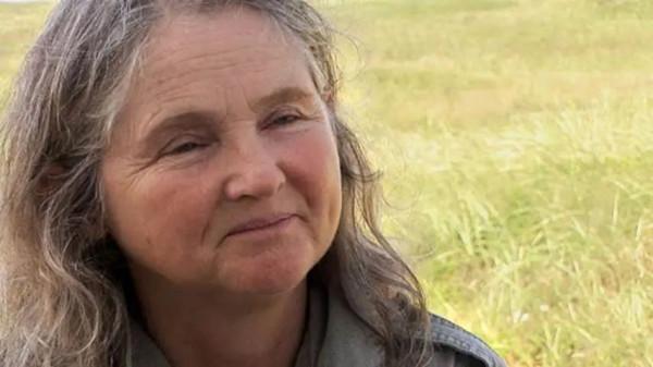 獨守死亡之島50年，與野生動物為伴，71歲老人今夏感動戛納