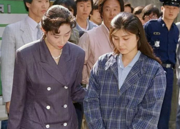 1987年女特工炸客機致百人喪生，被捕謊稱中國人，為何最後被特赦