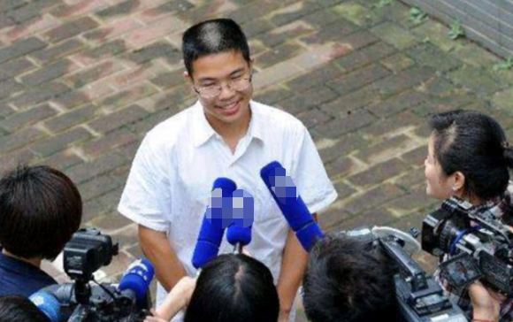 他的高考作文字數不夠,難倒了閱卷專家,為何最後卻得滿分? 他的高考作文字數不夠,難倒了閱卷專家,為何最後卻得滿分?