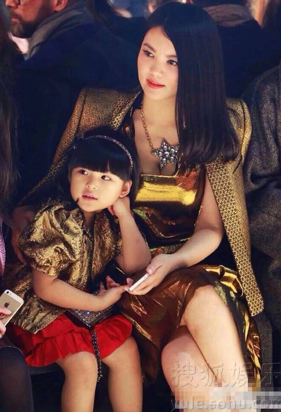 王詩齡未受父母離婚影響長成小才女，低調開小號曬油畫作品