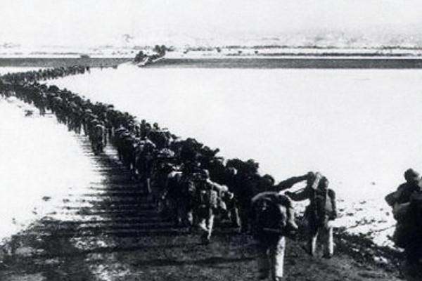上甘嶺戰役血戰43天,美軍傷亡兩萬五千多人,從此跌落神壇 上甘嶺戰役血戰43天,美軍傷亡兩萬五千多人,從此跌落神壇